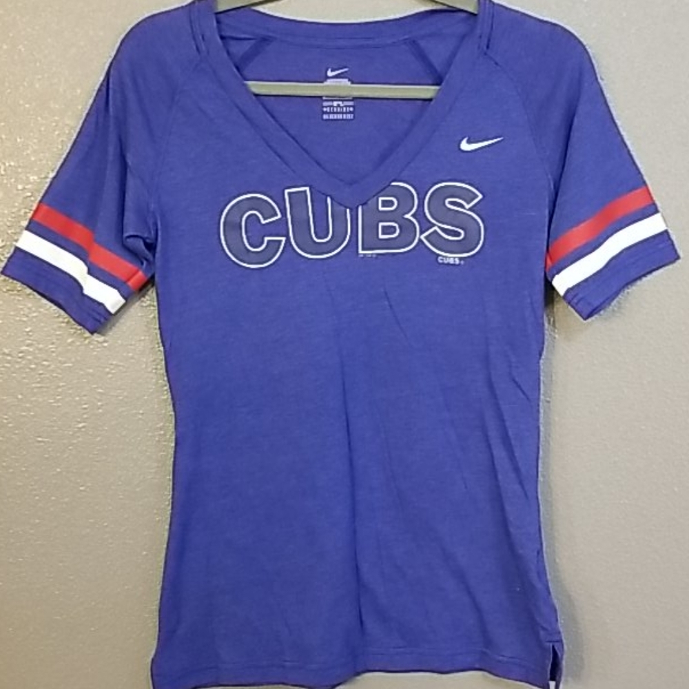 Nike Women's Small Cubs MLB V-Neck Tee
